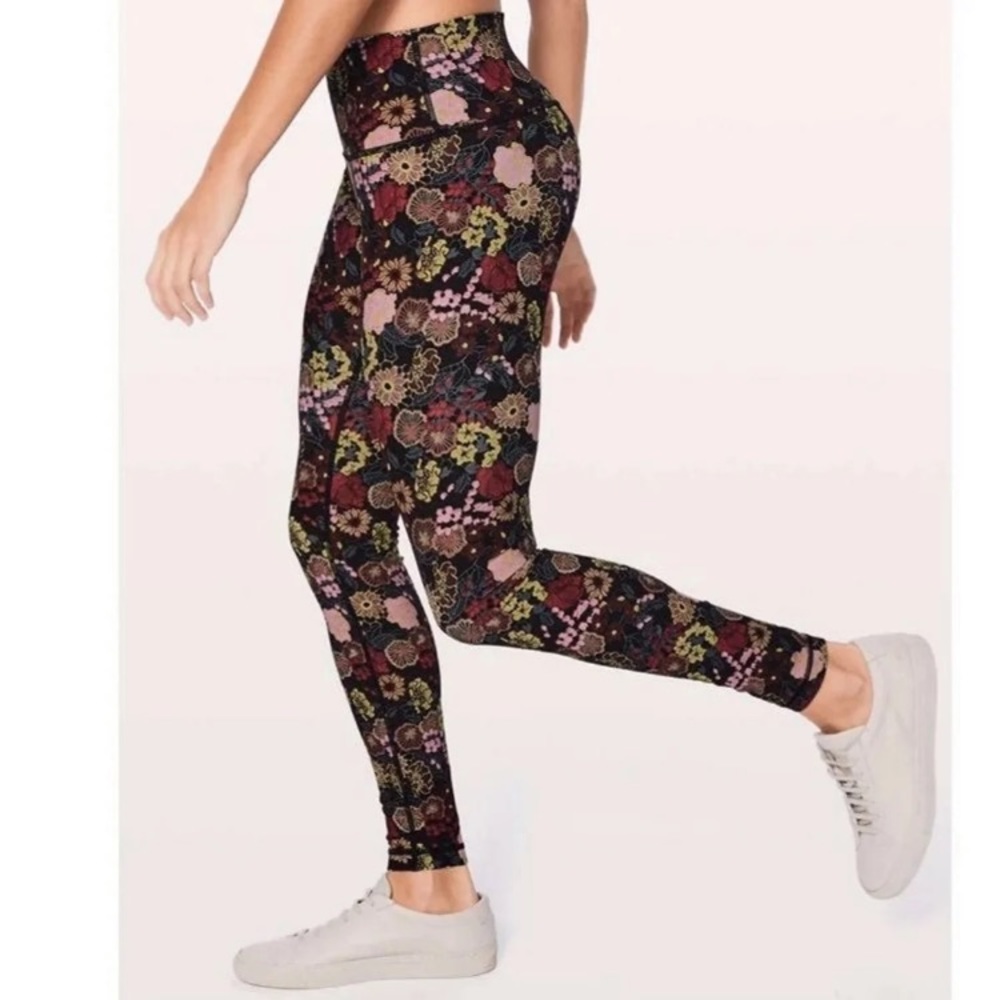 Lululemon Wunder Under Flurolace 10 EUC